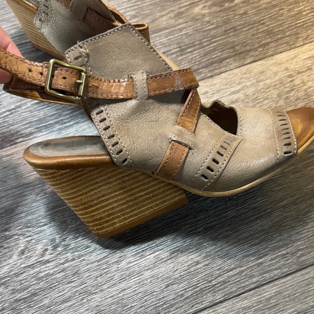 Miz Mooz Tan Leather Sandals woman’s size 37 (s98) - Picture 4 of 10